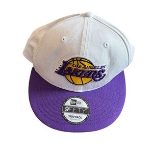 New Era 9Fifty NBA Los Angeles Lakers SnapBack Cap Hat S/M white Purple Canvas